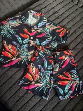 Volcom Blue Set with Multicolor Leaf Print
